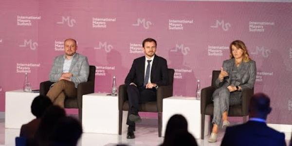 Вбудована мініатюра for Виконавчий директор АМУ Олександр Слобожан на Міжнародному саміті мерів, 28 вересня 2021 року